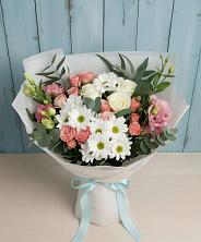 Букет цветов из:  Розы, Лизиантусы и Хризантемы в Окуловке