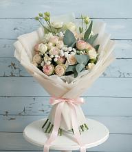 Букет цветов из:  Розы и Лизиантусы в Окуловке