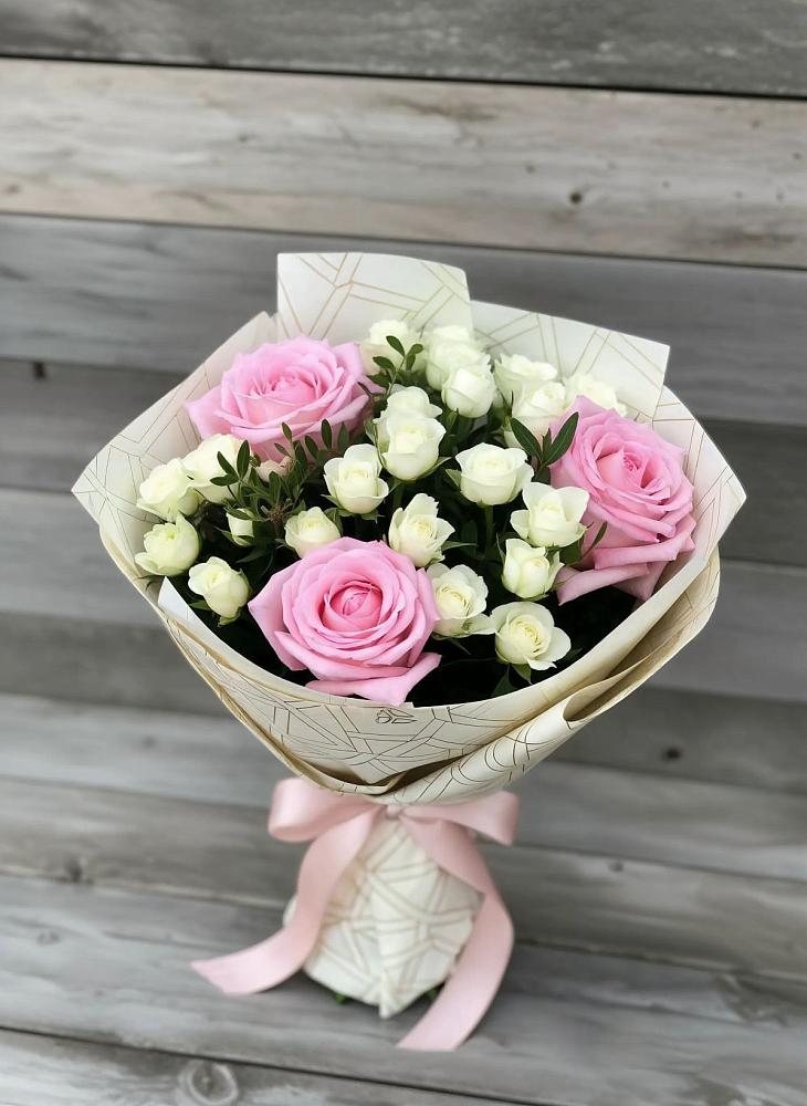 Букет цветов из: Розы в Окуловке