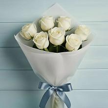 Букет 7 Белых роз Эдлесс Лав в Окуловке