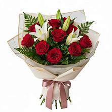 Букет цветов из:  Лилии и Розы в Окуловке