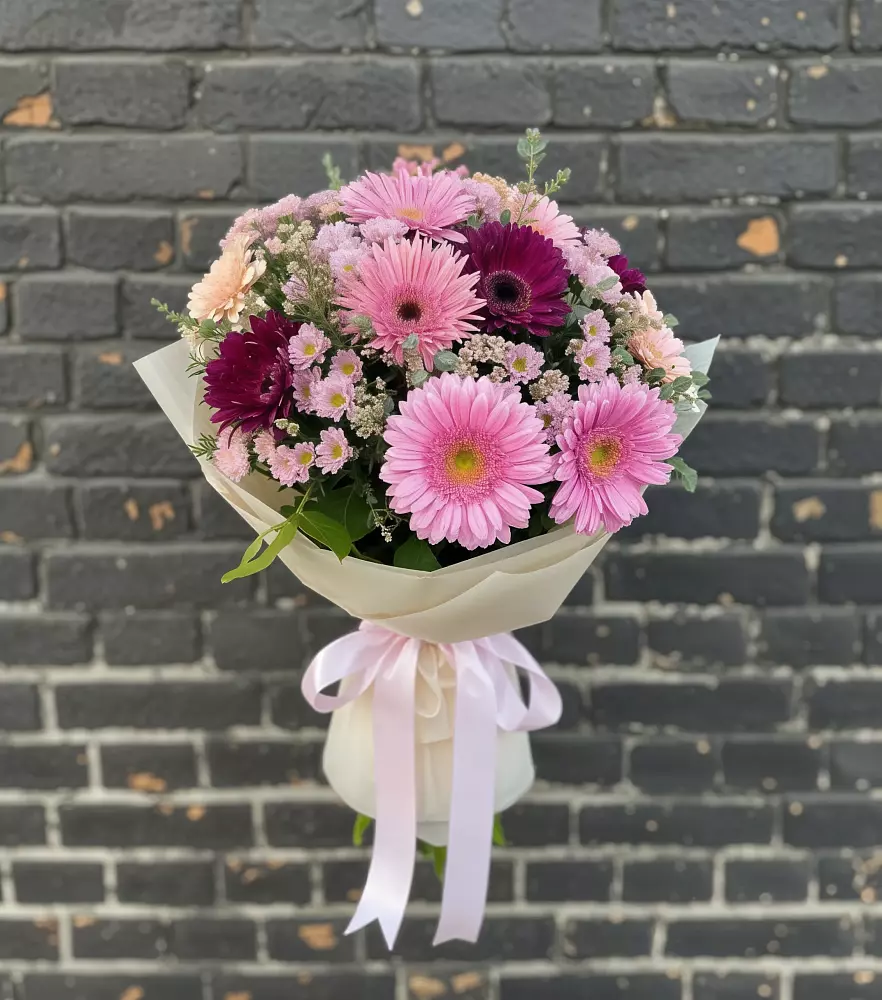 Букет цветов из: Герберы и Хризантемы в Окуловке
