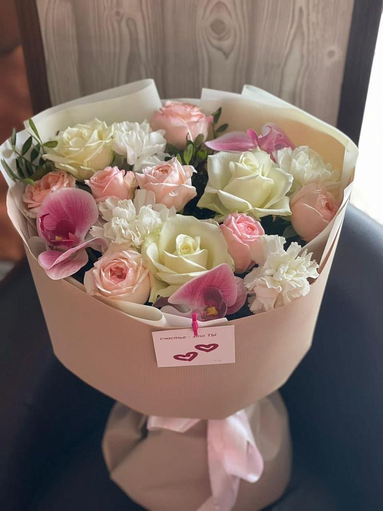 Букет цветов из: Орхидеи, Розы и Гвоздики в Окуловке