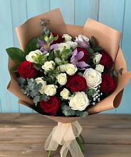 Букет цветов из:  Розы и Альстромерии в Окуловке