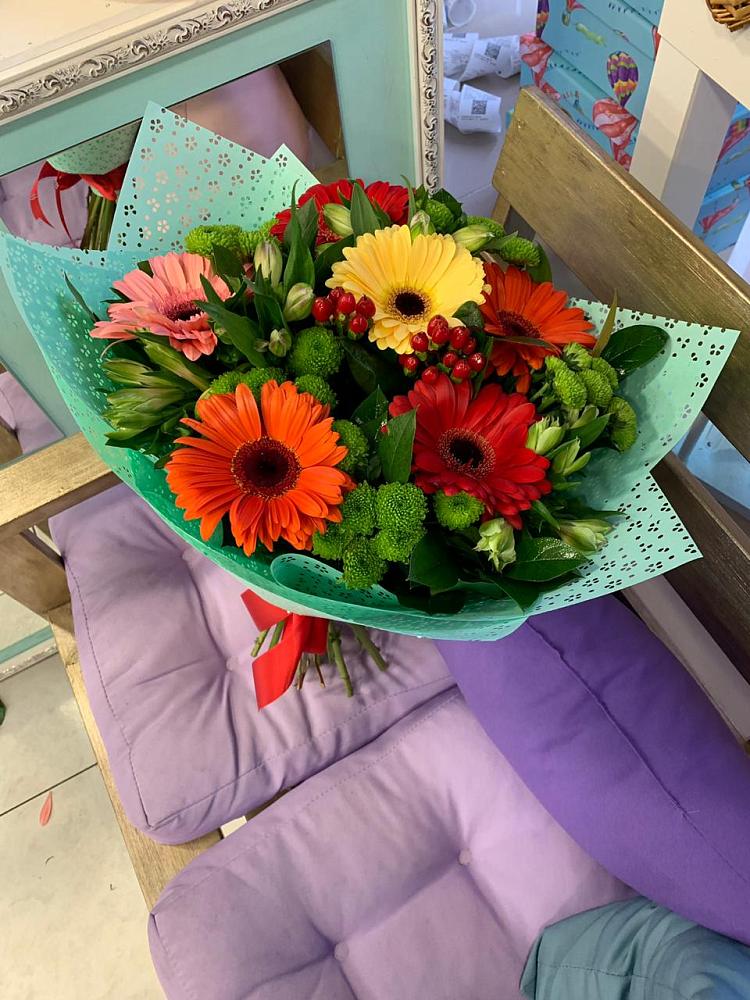 Букет цветов из: Герберы, Хризантемы и Альстромерии в Окуловке