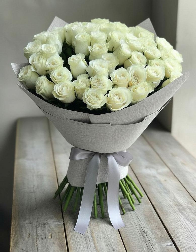 Букет 35 Белых роз в Окуловке