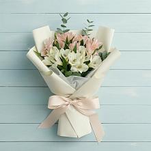 Букет цветов из:  Альстромерии в Окуловке