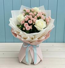 Букет цветов из:  Розы в Окуловке