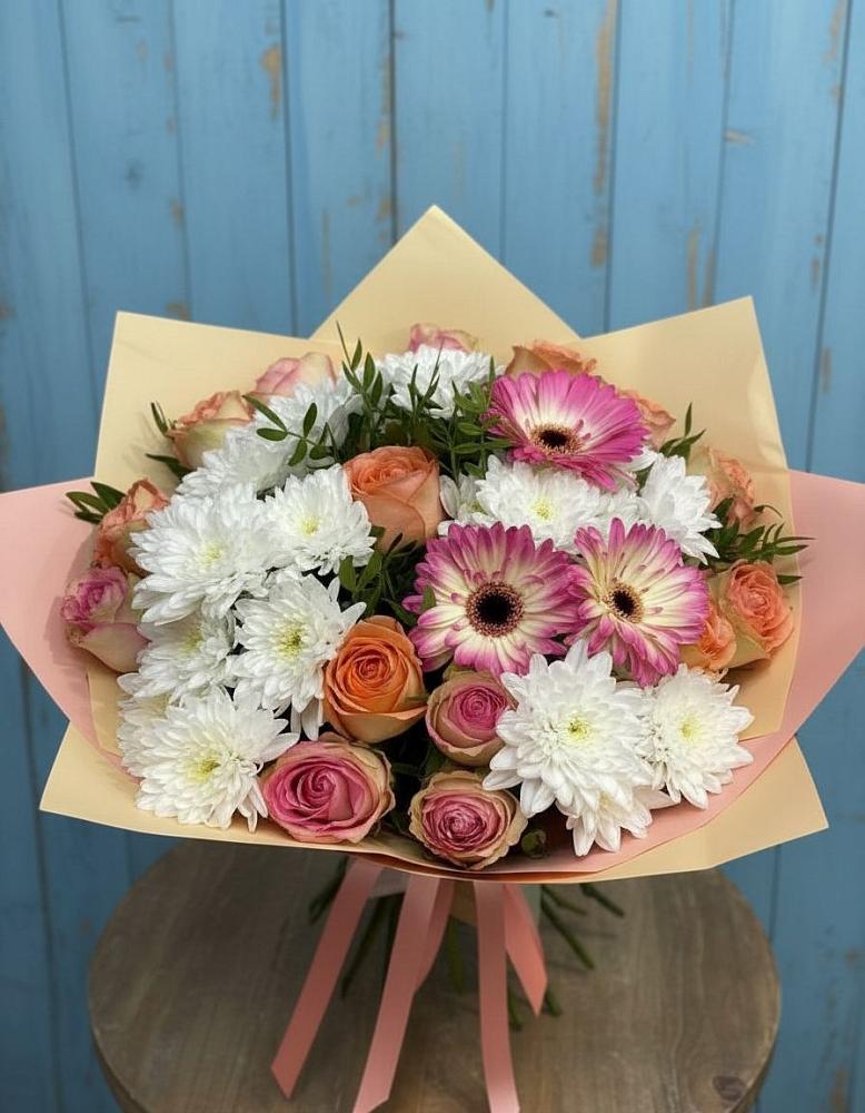 Букет цветов из: Розы, Герберы и Хризантемы в Окуловке