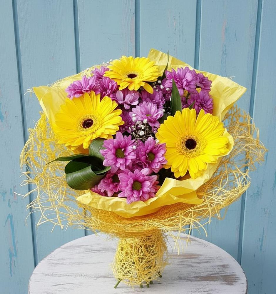 Букет цветов из: Хризантемы и Герберы в Окуловке