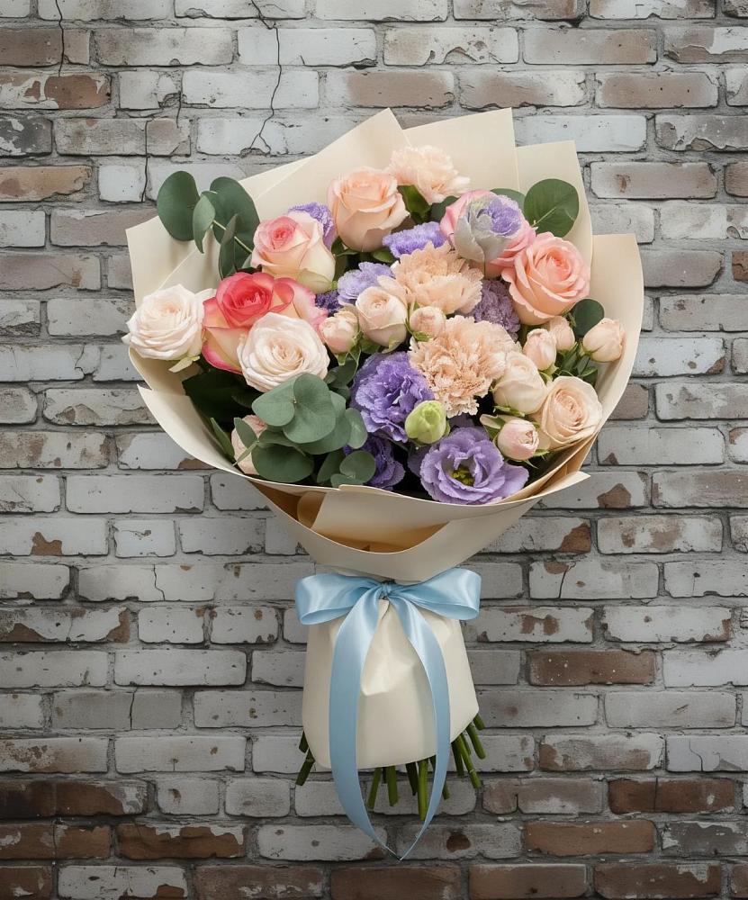 Букет цветов из: Розы, Лизиантусы и Гвоздики в Окуловке