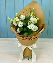 Букет цветов из:  Хризантемы и Лизиантусы #REPLACE_PRED# Окуловке