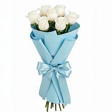 Букет 7 белых роз Проуд в Окуловке