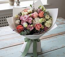 Букет цветов из:  Розы, Лизиантусы и Гвоздики в Окуловке