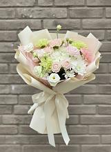Букет цветов из:  Гвоздики, Розы, Лизиантусы и Хризантемы в Окуловке