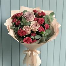 Букет цветов из:  Гвоздики и Розы в Окуловке