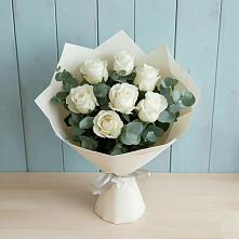 Букет Белые розы в Эвкалипте в Окуловке