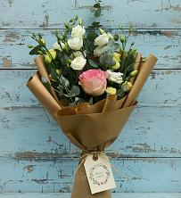 Букет цветов из:  Розы и Лизиантусы в Окуловке