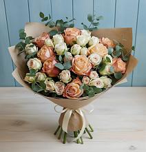 Букет цветов из:  Альстромерии и Розы в Окуловке