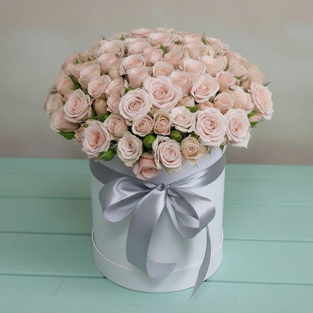 Цветочная композиция из Розы в шляпной коробке в Окуловке